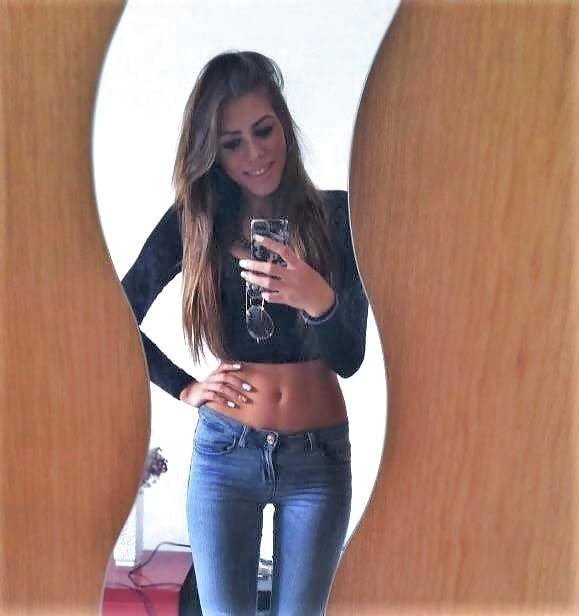 HierIsEline uit Katwijk, 26 jaar