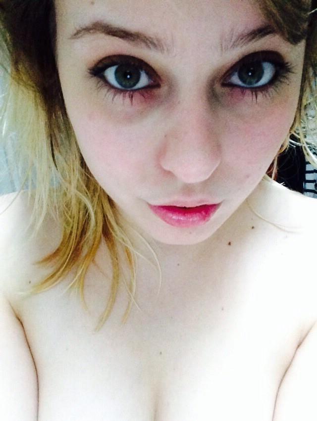 LekkereManon uit Krefeld, 23 jaar