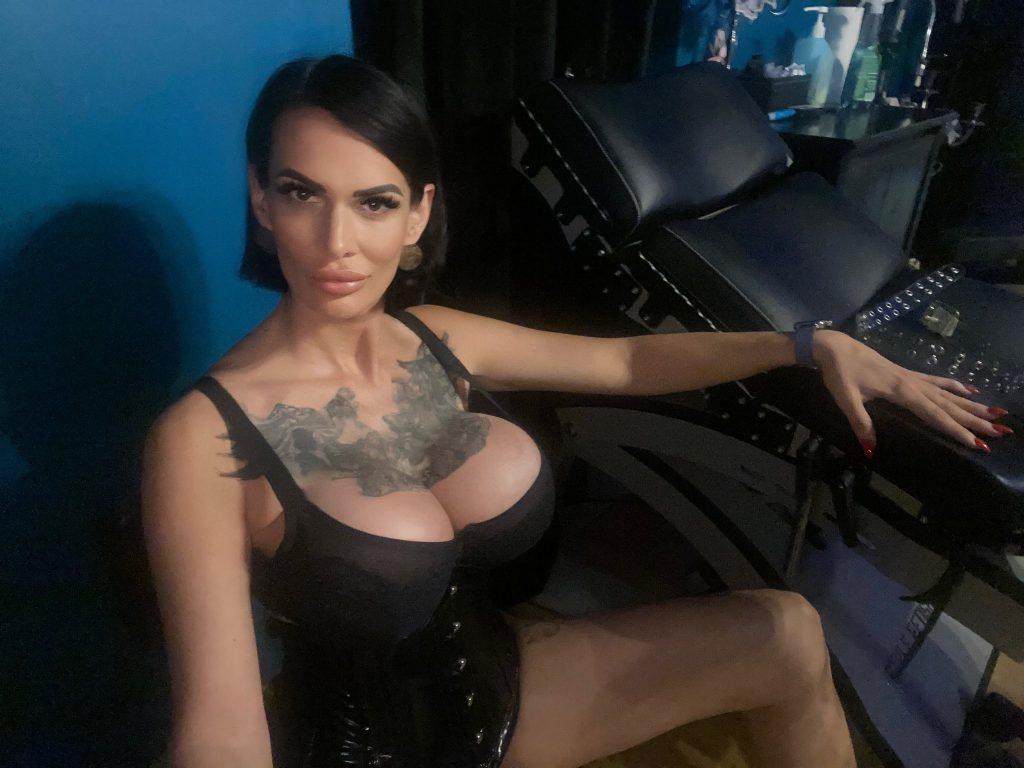 MissTiana uit Tilburg, 35 jaar