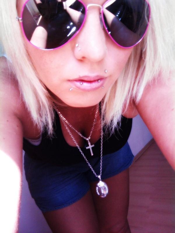 BlondeFemmie uit Hellevoetsluis, 28 jaar